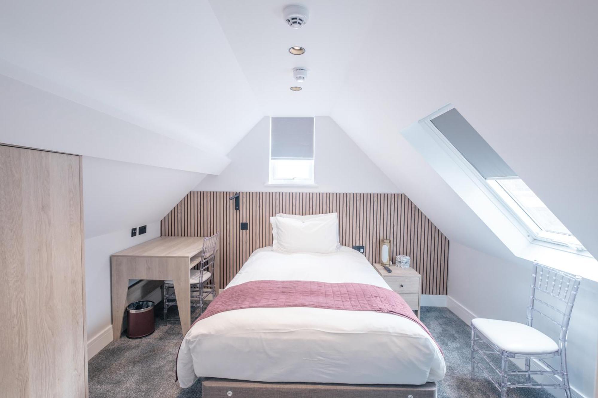 The Pillar Hotel Лондон Экстерьер фото